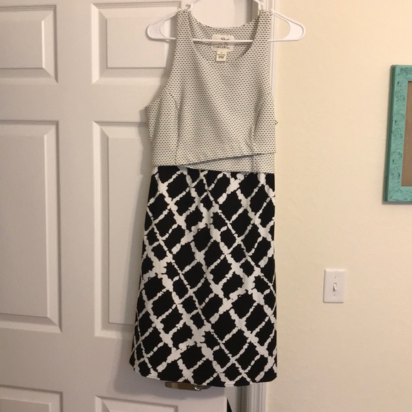 Tabitha Dress - Picture 3 of 5